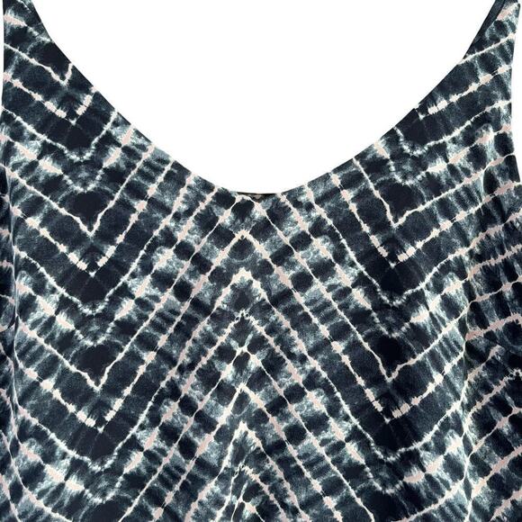 NWT Banana Republic Scoop Neck‎ Cami Indigo Blue Print, Size SP - Picture 2 of 8